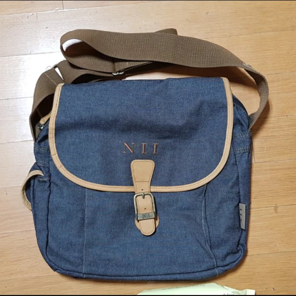 NII Messenger book bag